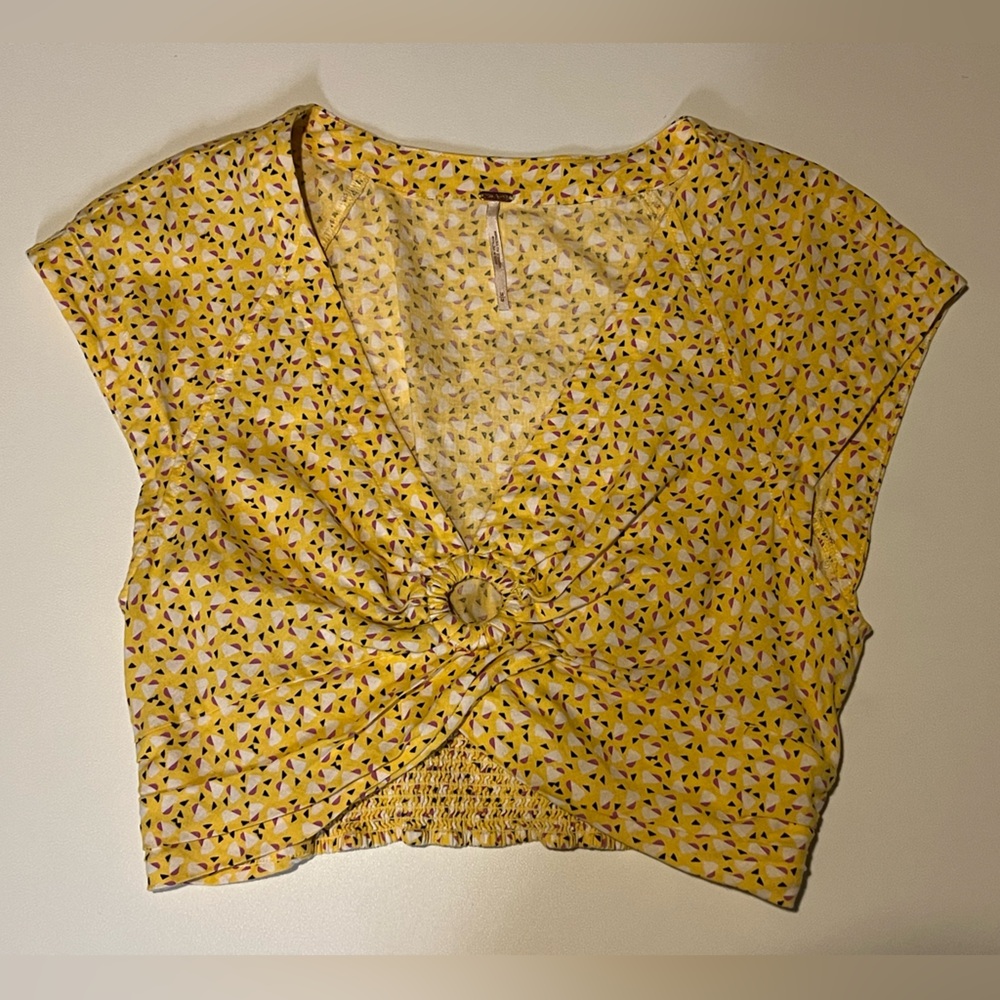 EUC Women’s Free People Yellow print Crop Top. Size Medium